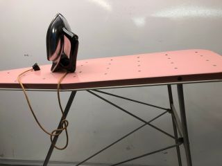 Vintage Wolverine Sunny Suzy Iron With Pink Ironing Board (kee869)
