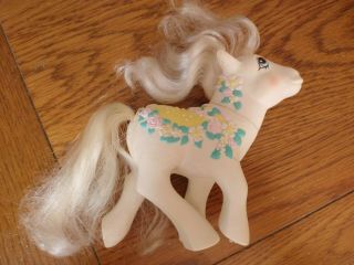 Vintage My Little Pony - White,  Flowers.  Flower Bouquet.  Merry Go Round