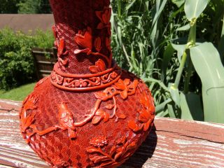 Vintage Chinese Carved Cinnabar Resin/ Lacquer Vase Mid 20th C.  P.  R.  O.  C.  Export 2