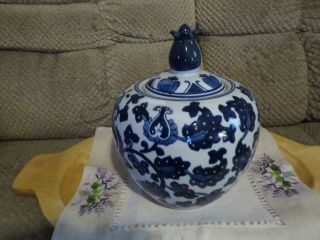 Asian Cobalt Blue and White Floral Ginger Jar With Lid Porcelain Ceramic Vintage 3