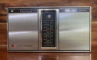 Vintage National Panasonic R - 357d Transistor Sw Mw Portable Radio -