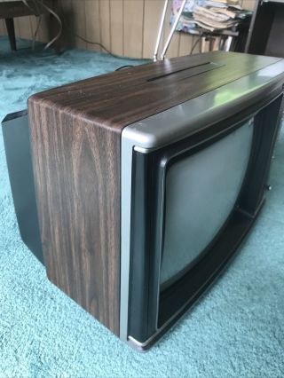 Sears Vintage Tv Model 564 - 40362250 Manufactured March 1982 - Remote