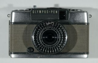 Vintage Olympus Pen Ee - 2 Film Camera