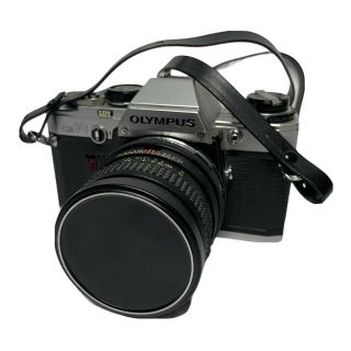 Olympus Om - 10 35mm Slr With 28mm 2.  8 Lens Vintage Japan