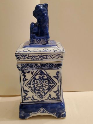 Vtg Blue And White Porcelain Foo Dog Rectangular Tea / Ginger Jar 5 " X3.  5 " X8.  25 "