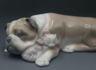 Vintage Lladro ' Unlikely Friends ' 6417 Figurine Sleeping Bulldog and Kitten 3