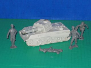 Vintage Marx Ww Ii German Toy Tank & Soldier 54mm