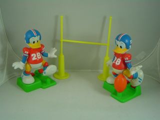 Disney Donald Duck Football Game Mattel 6337 6342 Goal Post,  Ball & 2 Kickers