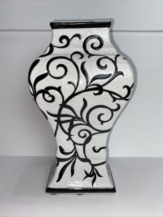 Oriental Accent Eclipse Jar Vase 11 1/4” Tall 6”width Black White