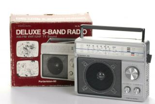 Vintage Realistic Deluxe 5 Band Radio Portavision 60 Cat.  12 - 781 W/ Box