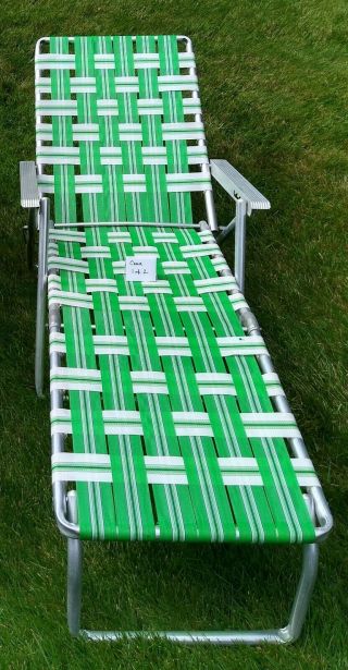 Vtg Aluminum Webbed Folding Chaise Lounge Beach Lawn Chair Green & White (1)