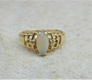 Vtg 14k Yellow Gold Ladies Opal & Diamond Ring Size 5 2.  3 Grams