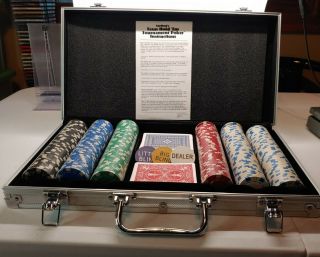 Cardinal Professional Poker Chips Aluminum Metal Travel Case Texas Hold Em Cards