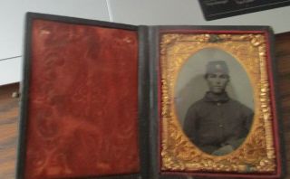 1/9th Plate Cased Ambrotype Of A Union Soldier In His Kepi