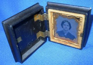 Antique Civil War Widow ? Tintype Image In Small Gutta Percha Case