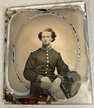 1/6 PLATE AMBROTYPE OF YOUNG CIVIL WAR UNION SOLDIER,  GOLD - PAINTED BUTTONS 3