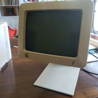 Vintage Apple G090s A2m4090 Computer Monitor W/ Stand