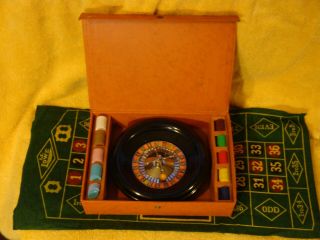 E S Lowe Roulette Set Vintage 1941 Roulette Wheel,  Betting Felt,  Chips And Box