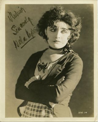 Signed Vintage Studio Photo Pola Negri Silent/sound Movie Actress Autographed