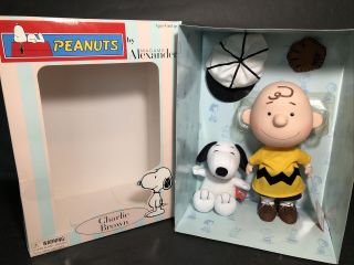Vintage Peanuts: Madame Alexander Charlie Brown & Snoopy Doll / Bg