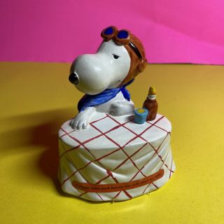 Vintage Peanuts: Determined Productions Flying Ace Snoopy At French Café / Bg