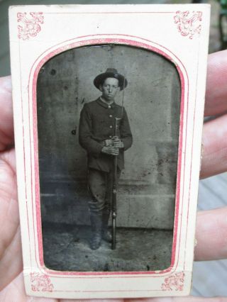 Indian Wars Us Armed Soldier W/ Rifle Tintype Antique Photo Post - Civil War
