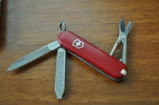 Victorinox Swiss Army Pocket Knife Classic Small You Pick The Color