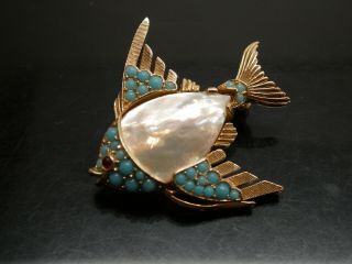 Crown Trifari Vintage Fish Mop Blue Turquoise Glass Goldtone Pin Brooch