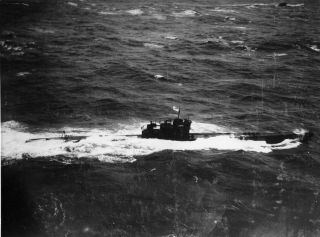 Surrendered U - Boat 14 May 1945 - Raf Kinloss Print (827)