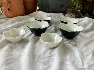 Set of 6 vintage Porcelain lotus flower bowls Black & White 2