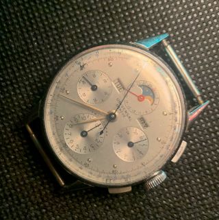 Vintage Chronograph Universal Geneve Moonphase