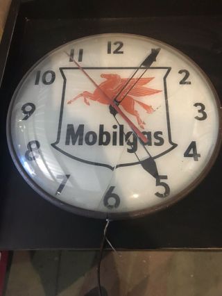 Rare 1940s 50s Mobilgas Clock With Lighted Background Pegasus Petrolianna