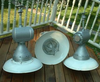 (1) Crouse Hinds 21 " White Big Explosion Proof Vtg Cage Globe Light Industrial,