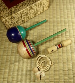 Wooden Spinning Top / Set Of 2 / Japanese / Vintage