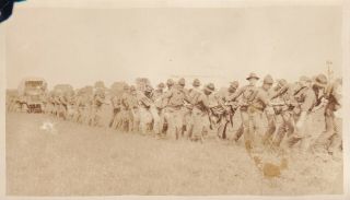 Wwi Photo Usmc 10th Marine Regiment C.  1918 Pulling Truck With Rope 60
