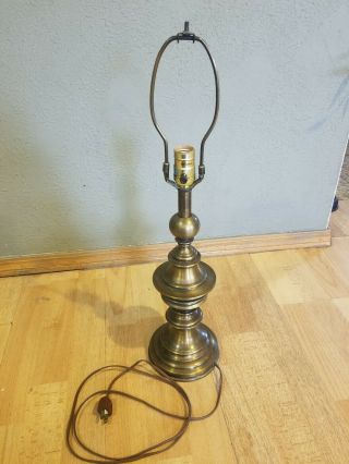 Vintage Stiffel Hollywood Regency Brass Trophy Urn Table Lamp 24 " Tall.  Read