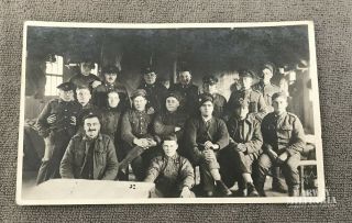 Ww1 Postcard,  Group Of Canadian Soldiers Off Duty (22642)