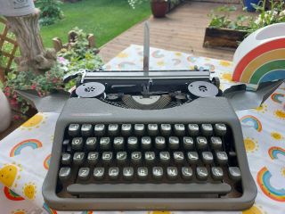 Vintage Empire Aristocrat 1940’s Portable Typewriter Made in England 3
