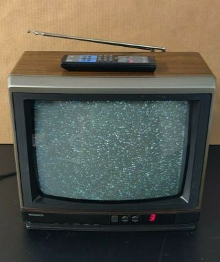 13 " Retro Vtg Portable Faux Wood Grain Magnavox Gaming Tv Television W/ Remote