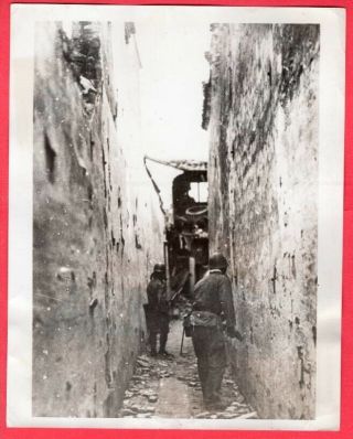 1937 Japanese Troops Enter Hongkew Area Shanghai China News Photo
