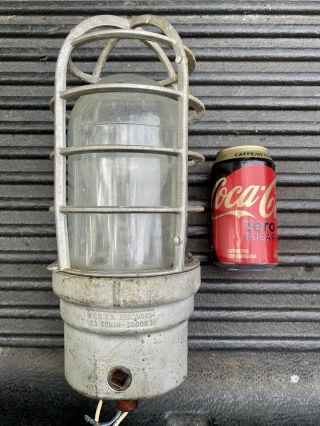 Vintage Crouse Hinds Vxra 125 Industrial Commercial Explosion Proof Cage Light