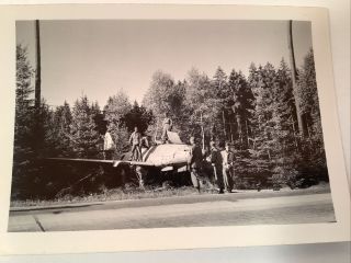 Ww2 Photos Wwii Us Soldiers Fixing Airplane Vintage World War 2
