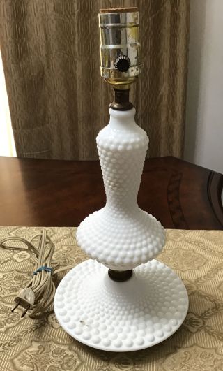 Vintage Mid Century White Milk Glass Hobnail Bedside Table Lamp 12.  5 "