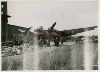 Wwii Photo - Captured German Junkers Ju - 88 Bomber Plane W/ Radar & Us Markings