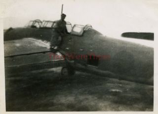 Wwii Photo - Usn Sailor W/ Captured Japanese Bomber Plane