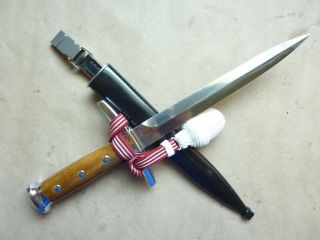 Swiss Army Dagger With Scabbard And Knot