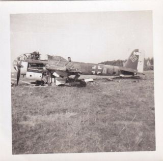 Wwii Snapshot Photo 83rd Division Gi Wrecked German Ju88 Bomber S/n 61