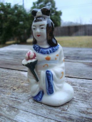 Vintage Chinese Porcelain Figurine Goddess With Lotus Flower