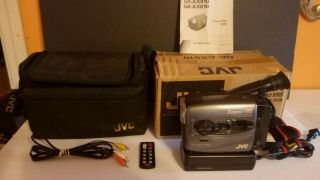 Vintage 1996 Jvc Gr - Ax810 Compact Vhs - C Camcorder Video Camera Bundle W/bag