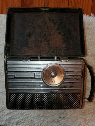 Vintage Portable Rca Model 54b2 Handheld Tube Radio